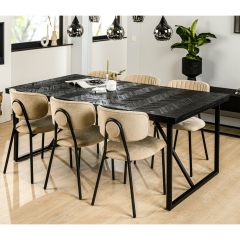 Jolan eettafel teakhout zwart van het woonmerk Vurna