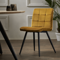 Olive eetkamerstoel van het woonmerk light&living 