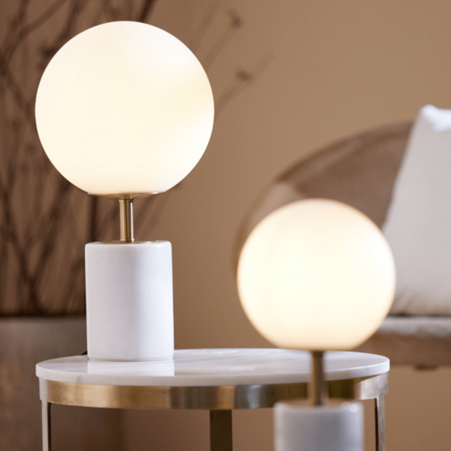 Medina tafellamp Ø25x47 cm glas mat wit/antiek brons van het woonmerk Light&Living